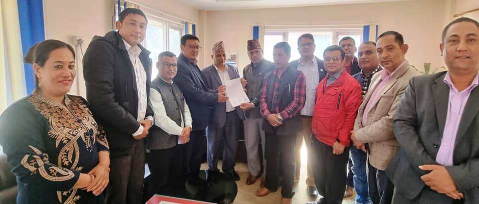 रजिष्ट्रारसँग सहकारी नेताको आग्रह : तरलता संकटले कारोबार बन्द गर्नुपर्ने अवस्था आयो 